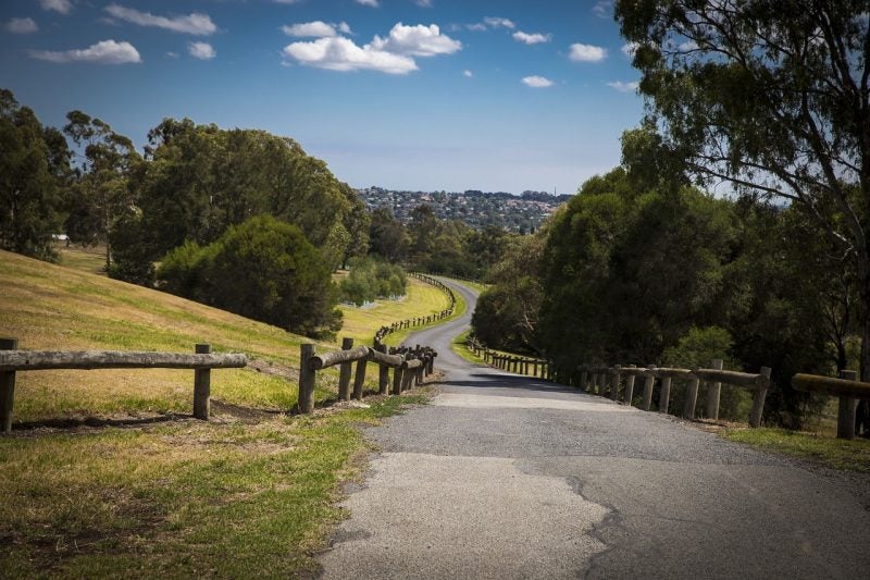 road-781774_1280