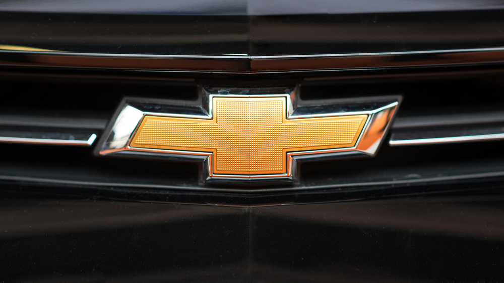 close up shot of chevrolet bowtie on a camaro