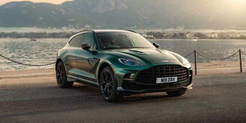 2025-aston-martin-dbx_landing_645683