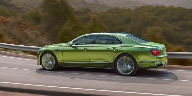 2025 Bentley Flying Spur performance