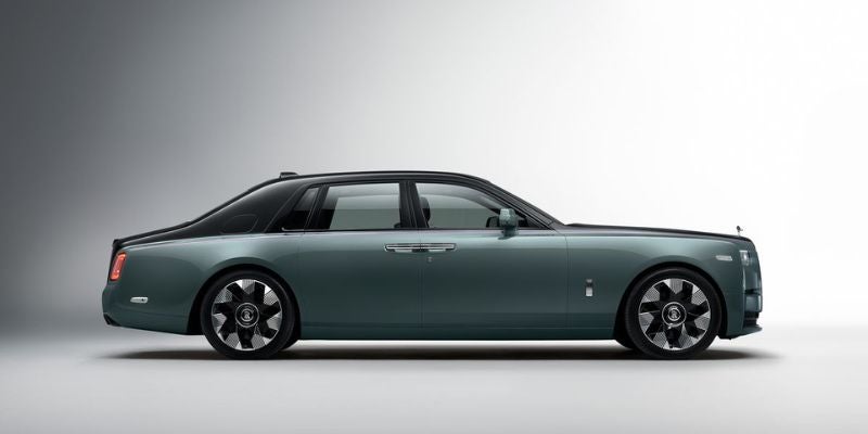 2024 Rolls-Royce Phantom Extended technology