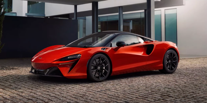 2023 McLaren Artura performance