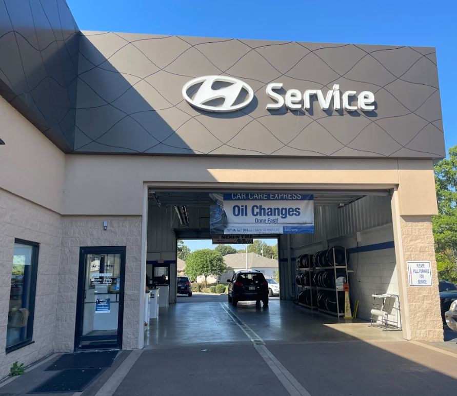 With Car Care Express, we’ve hired Hyundai-trained technicians to work on your sedan or SUV at Crain Hyundai of North Little Rock.