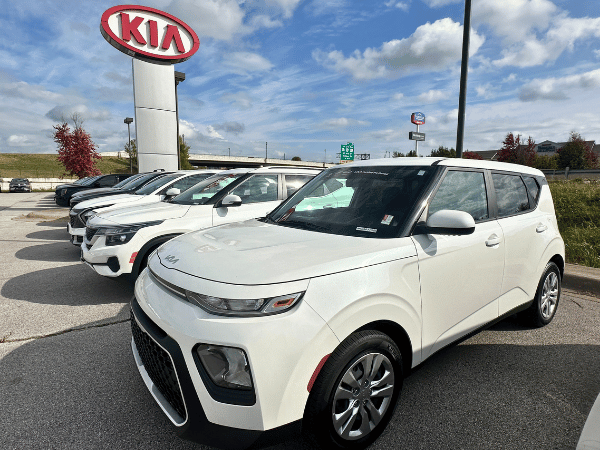 Crain Kia of Bentonville Car Lot
