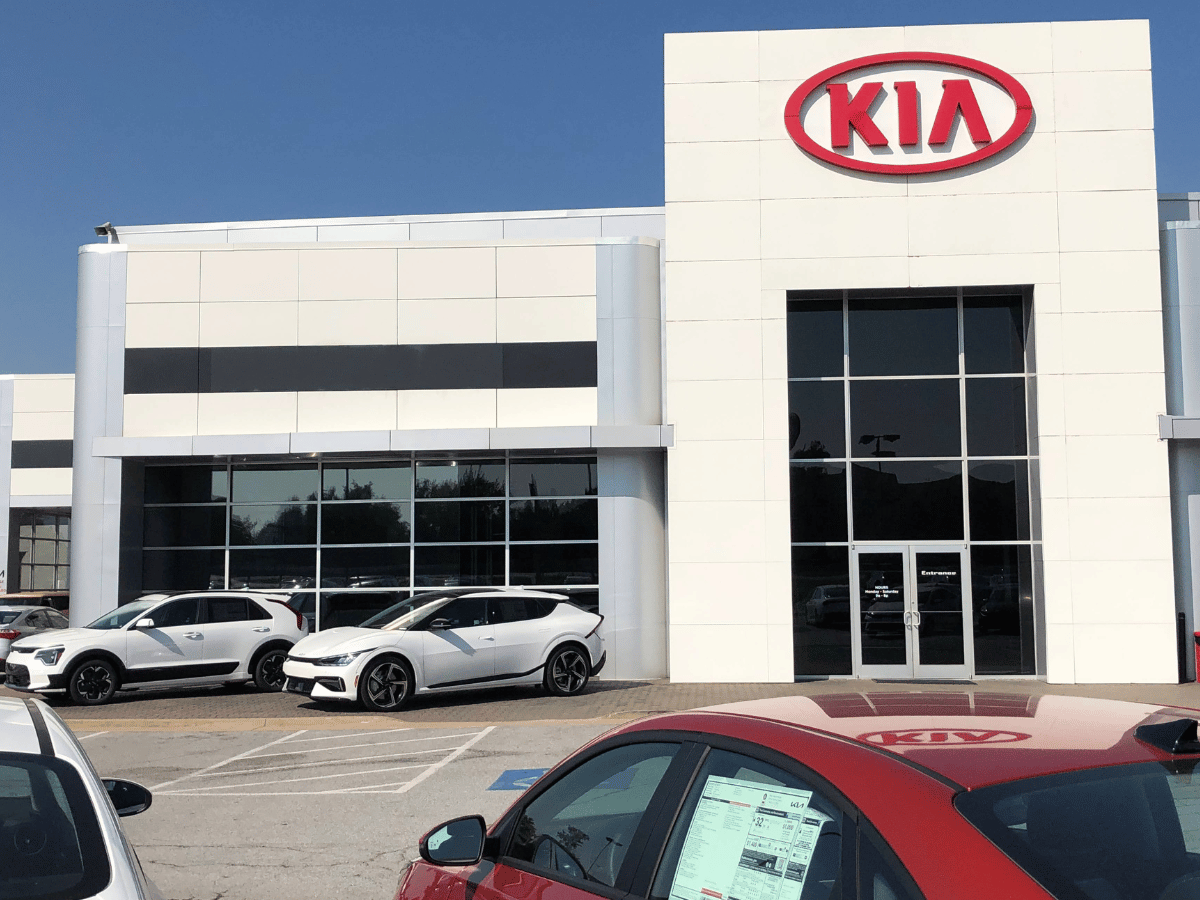 Crain Kia of Bentonville Exterior