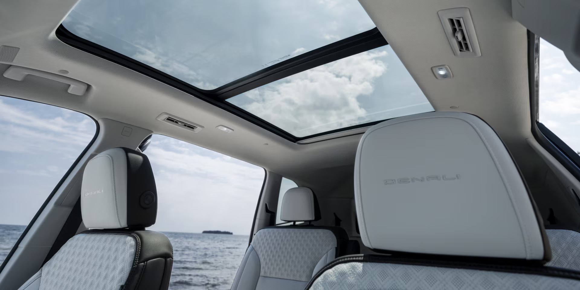 2025-gmc-acadia-denali-int
