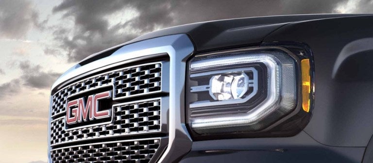 2018-GMC-Sierra-Denali-Front