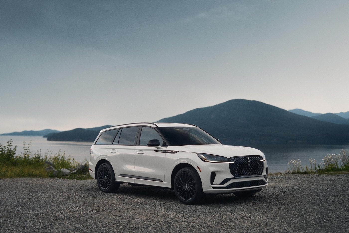 2027 Lincoln Aviator parked by a lakeshore for St. Louis area drivers