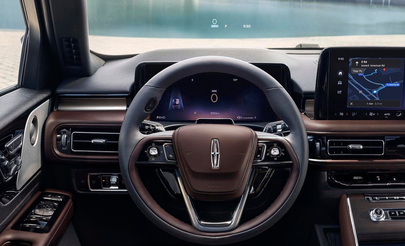 Lincoln Aviator steering wheel and digital instrument cluster with the center screen