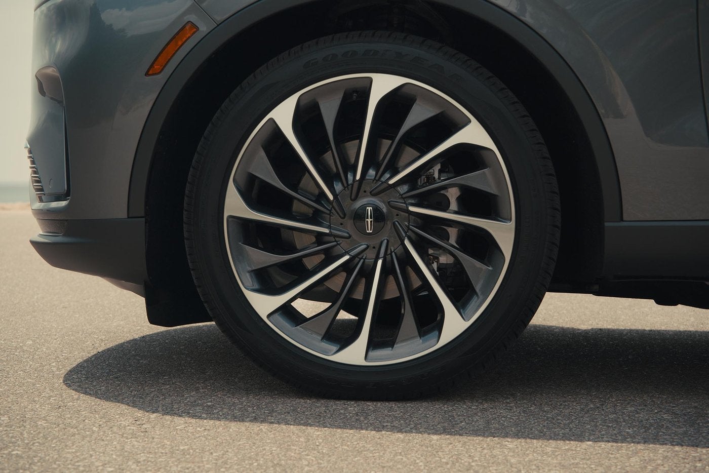 Close view of a Lincoln Aviator machined aluminum wheel and tire