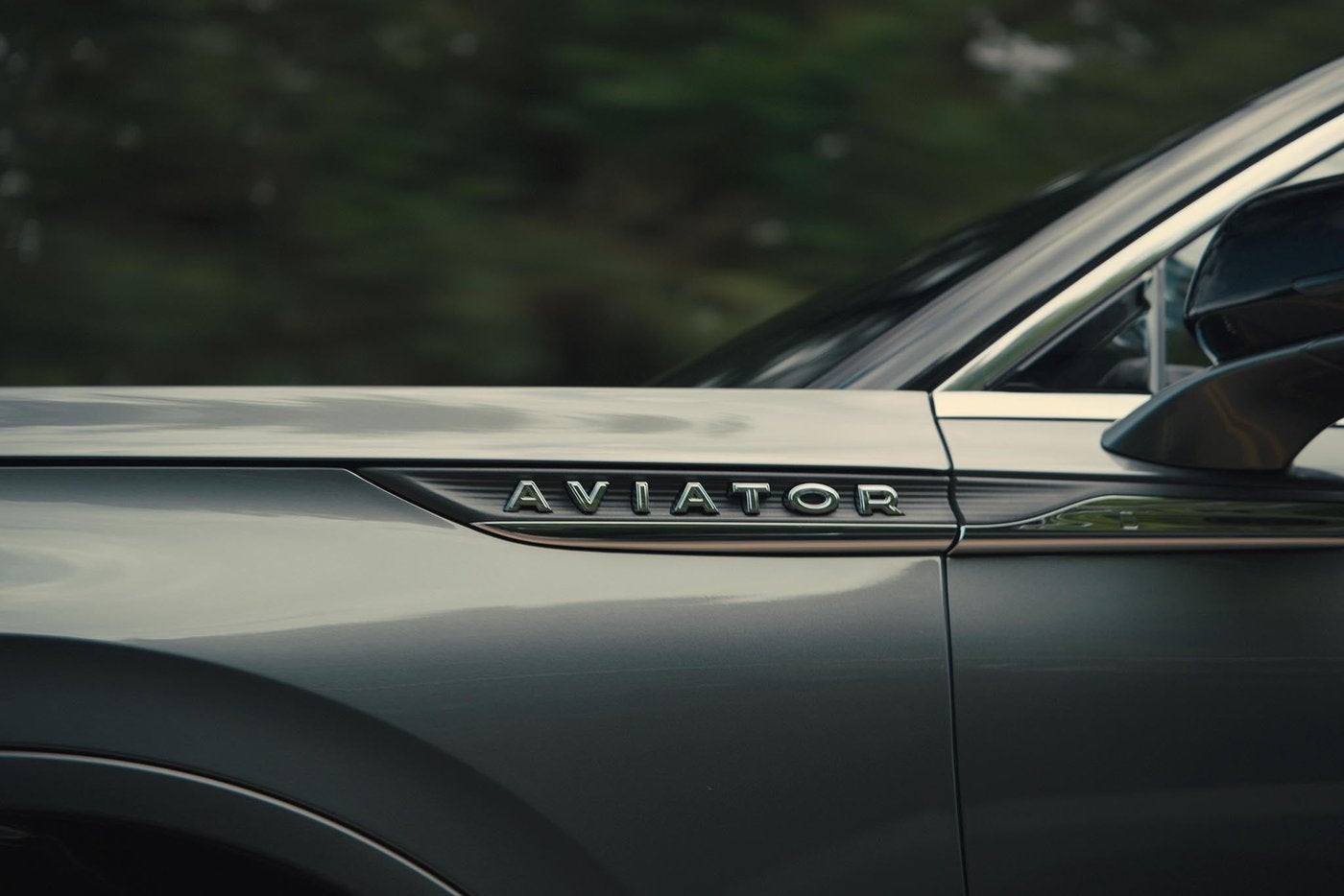 Close view of the Aviator lettering on the side of a Lincoln Aviator
