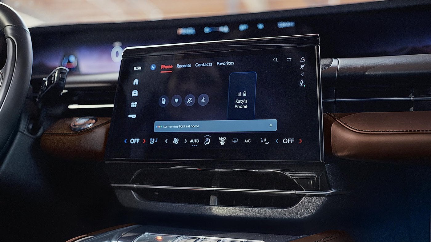 Center touchscreen menu in a Lincoln Nautilus for St. Peters MO shoppers