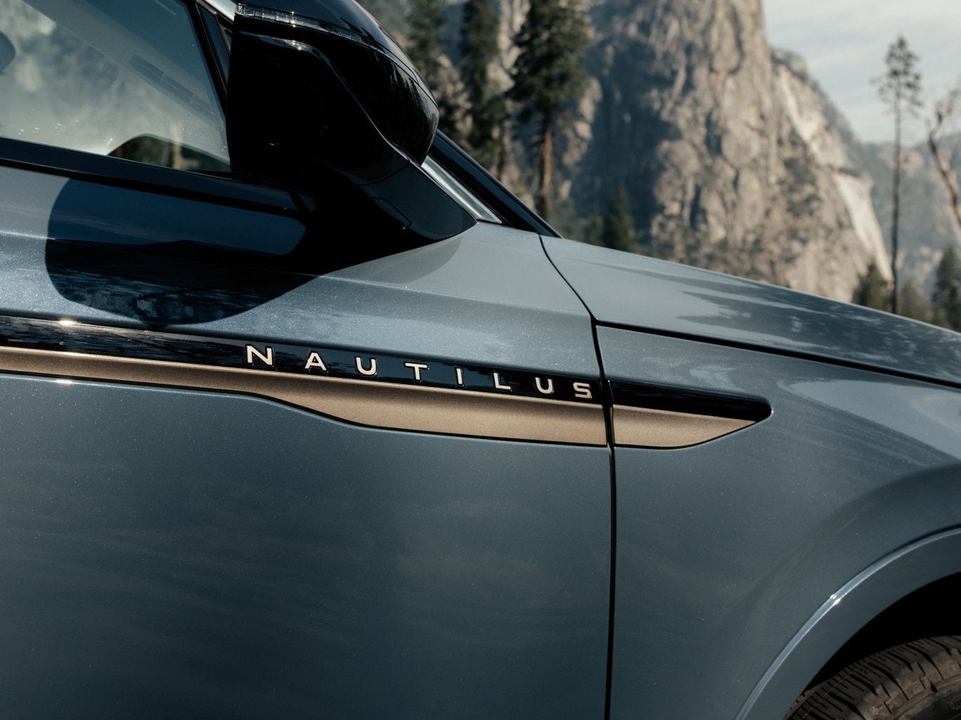 Close view of the front fender and Nautilus badge on a Lincoln Nautilus