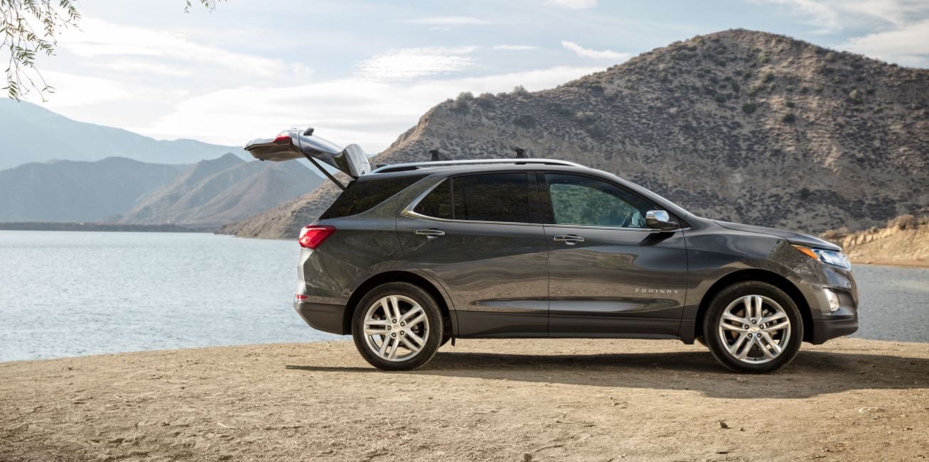 2021-equinox-gray-power-liftgate