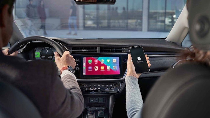 2022 Chevrolet Bolt EV Apple Carplay, Android Auto, and Alexa integration
