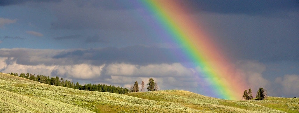 rainbow-over-the-yellowstone-landscape-in-wyoming(Copy)
