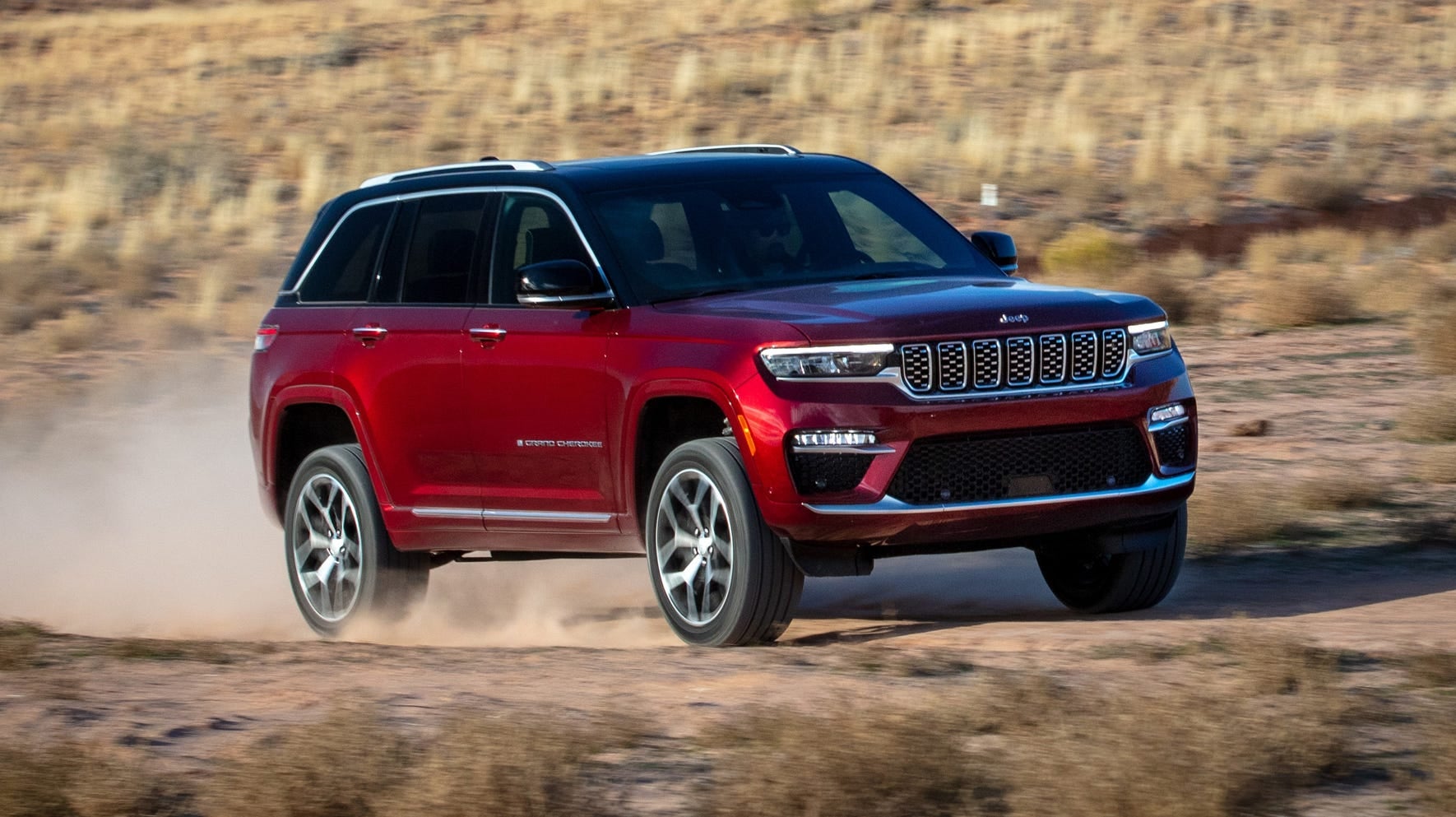 https://hips.hearstapps.com/hmg-prod/images/2024-jeep-grand-cherokee-summit-reserve-109-663b990b343cc.jpg?crop=0.787xw%3A0.662xh%3B0.0946xw%2C0.288xh&amp;resize=2048%3A%2A