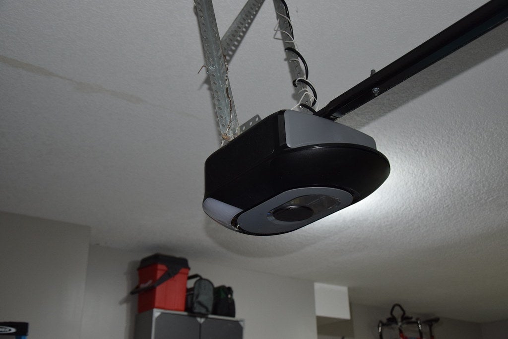 garage opening machine