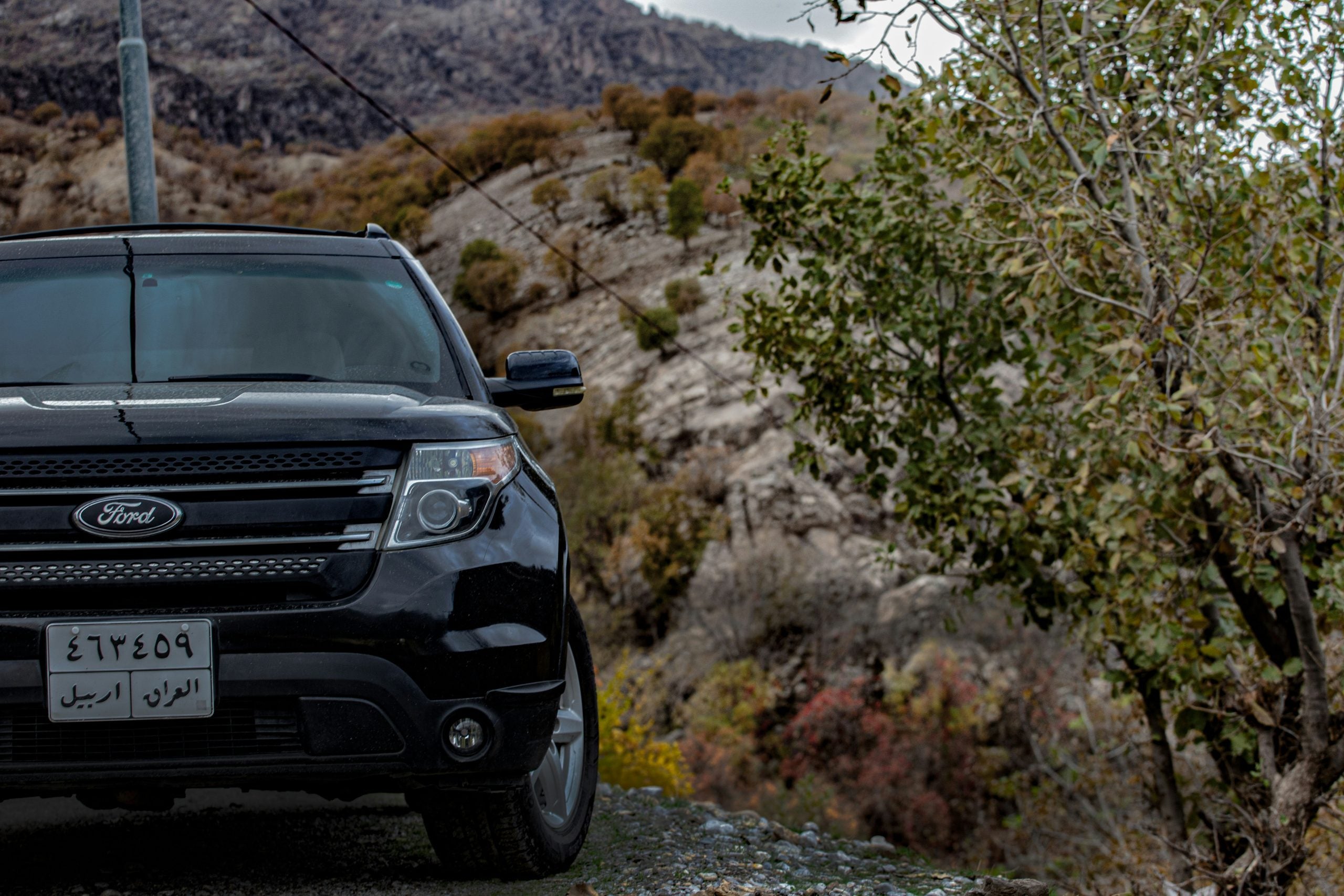 black ford explorer