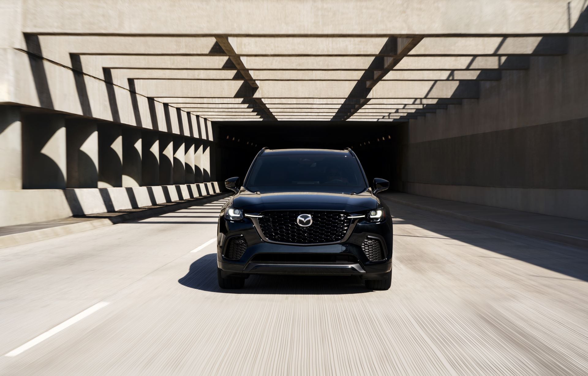 2025-Mazda-CX-70-front-view-web