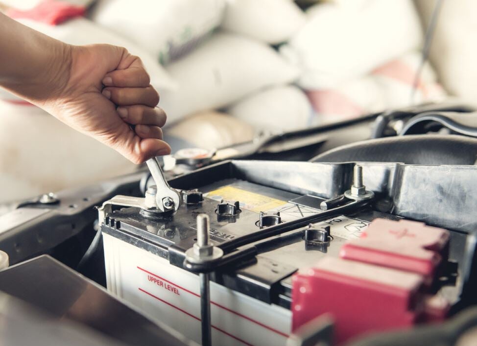 6 Signs Your Lincoln Needs a New Car Battery