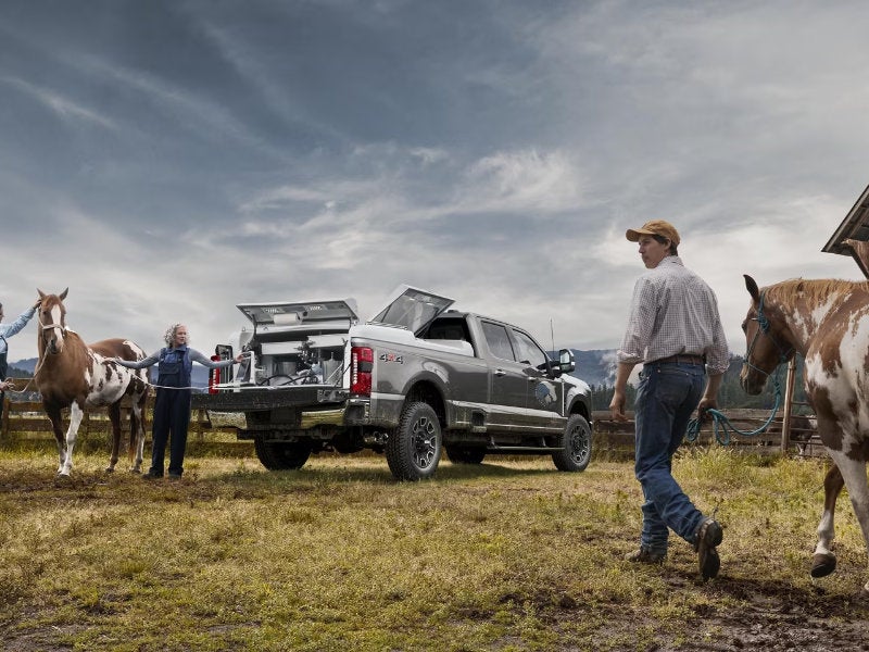 Explore the 2024 Ford Super Duty F-250 near Aurora, MO