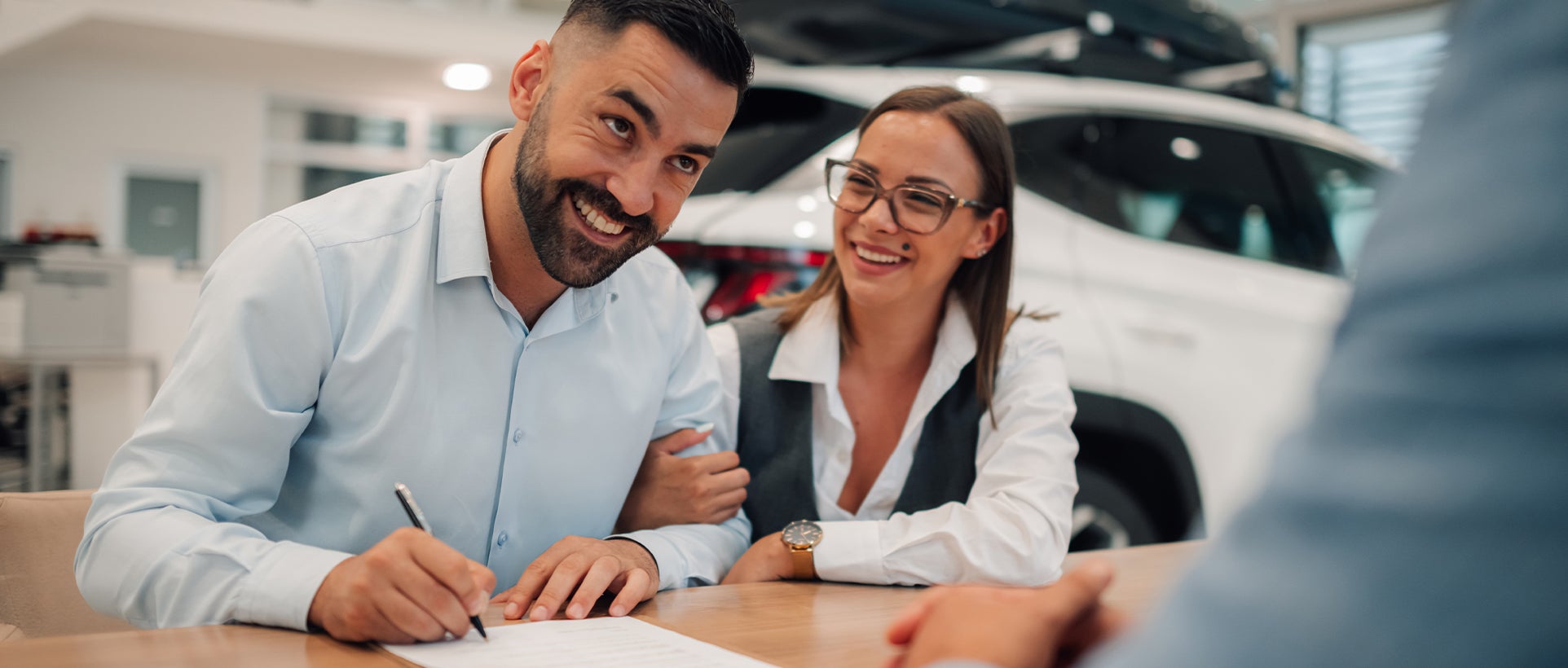 Pros & Cons Of A Large Down Payment On A Car