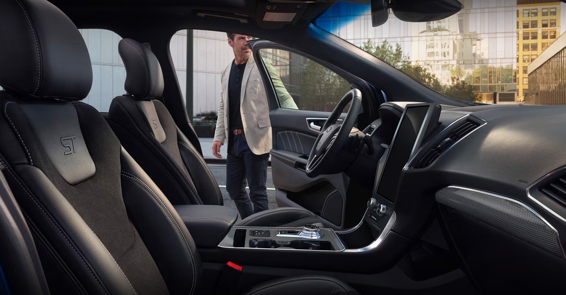 Differences Between Ford Edge SE vs. Sel vs. Titanium