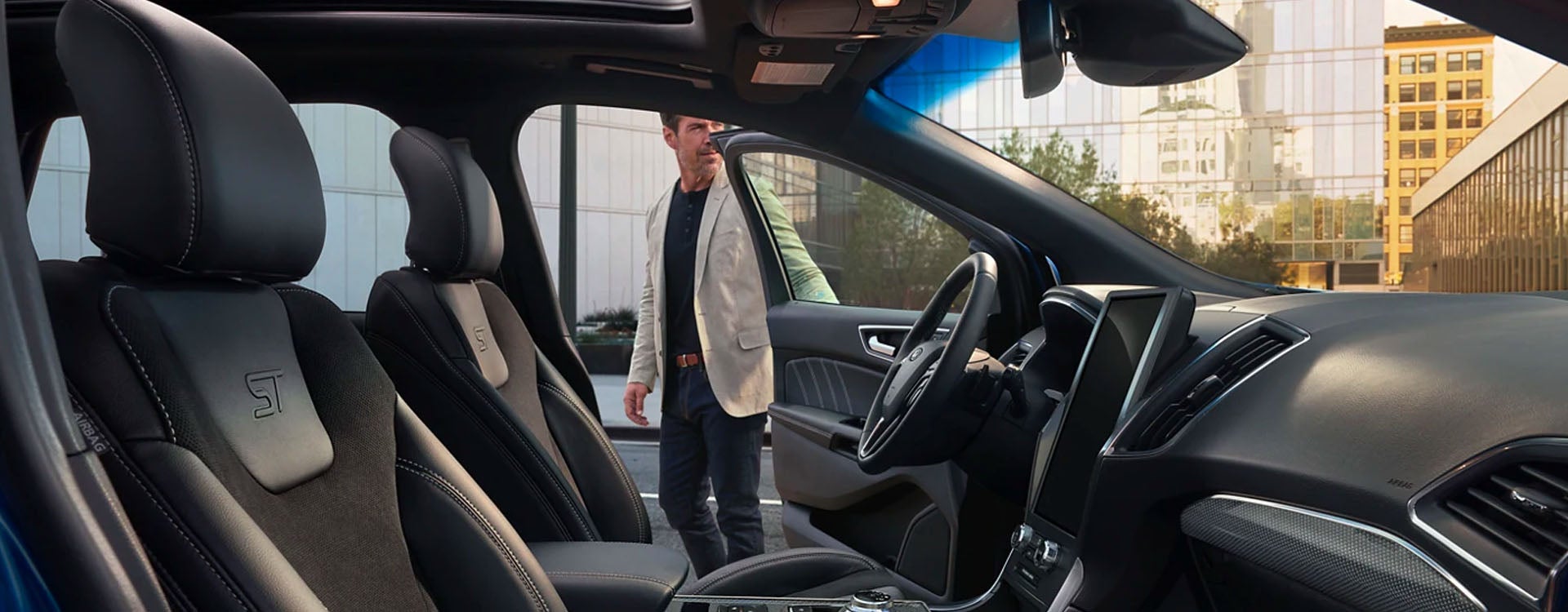 2021 Ford Edge interior