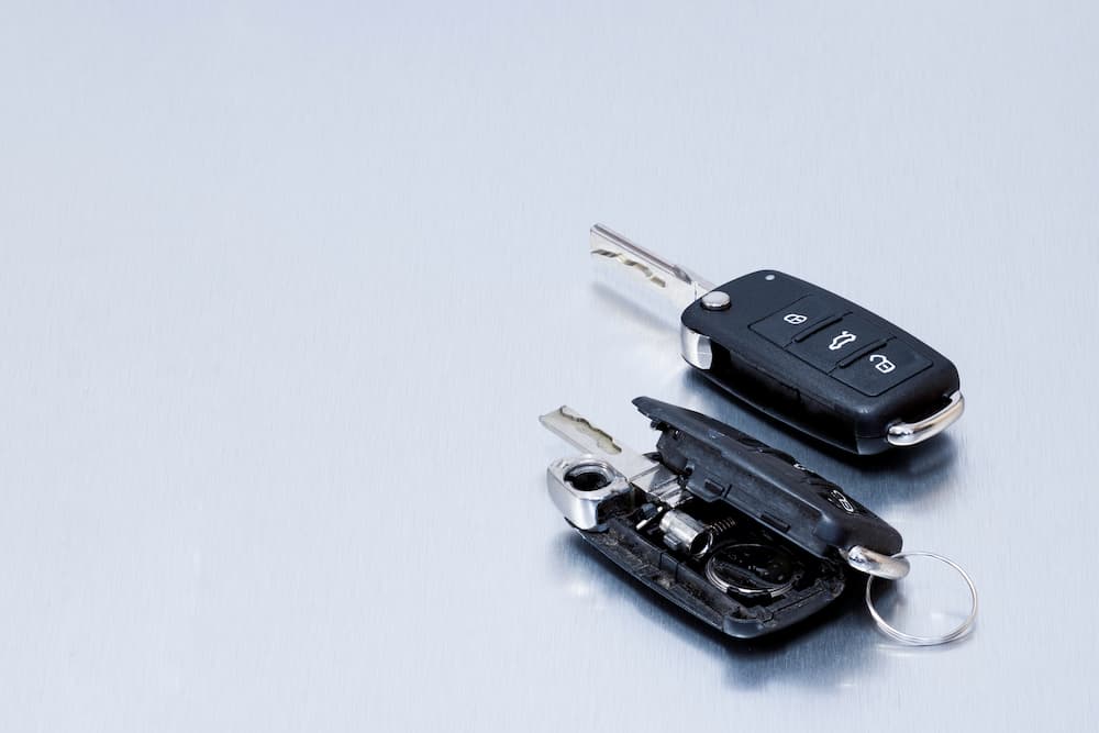 Replace the Battery in a Nissan Key Fob