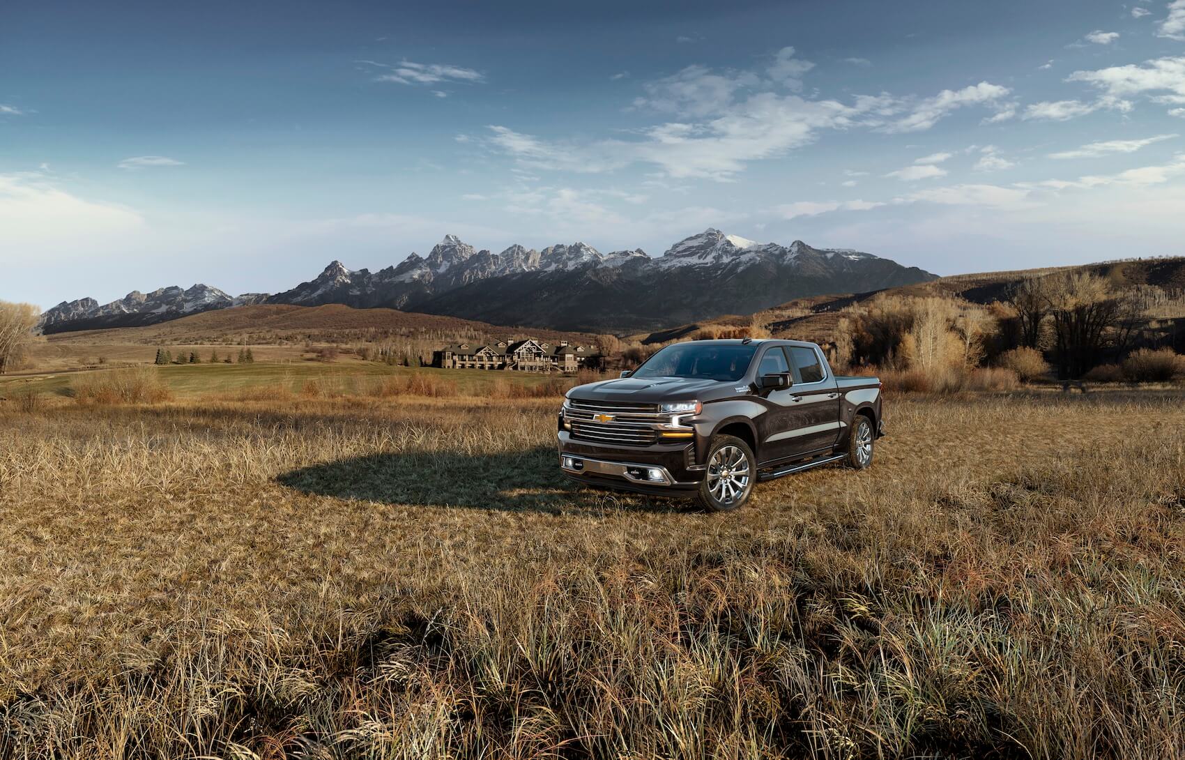 Chevy Silverado 1500 towing trailer with camera view display