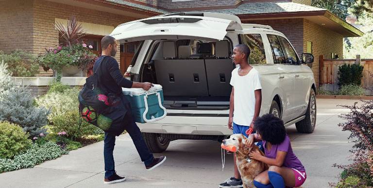 2018-Ford-Expedition-Family