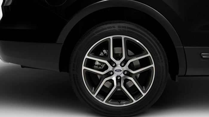 2017-Ford-Explorer-Sport-Wheel