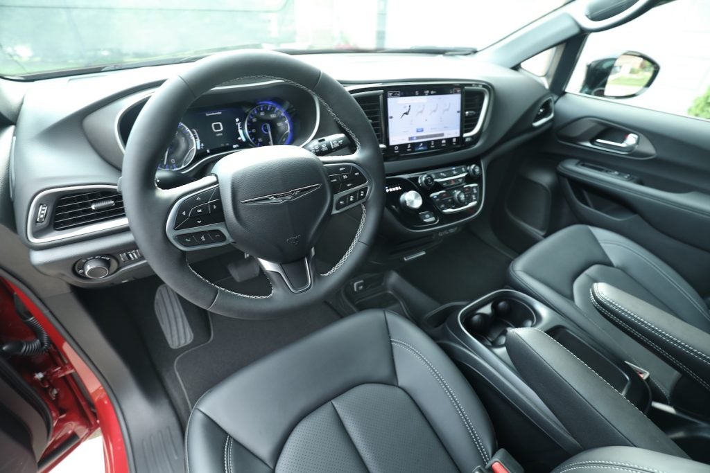 2025 Chrysler Voyager interior