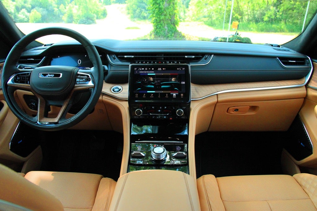 2021 Jeep Grand Cherokee L instrument panel