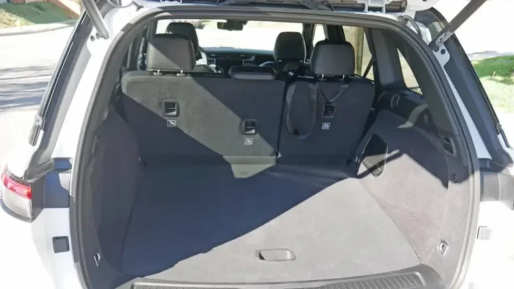 Jeep Grand Cherokee Rear Cargo Space