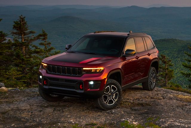 2022-jeep-grand-cherokee-trailhawk-114-1632860845