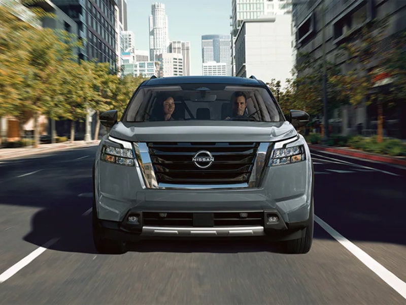 Exploring the 2024 Nissan Pathfinder S trim Near Edison, NJ