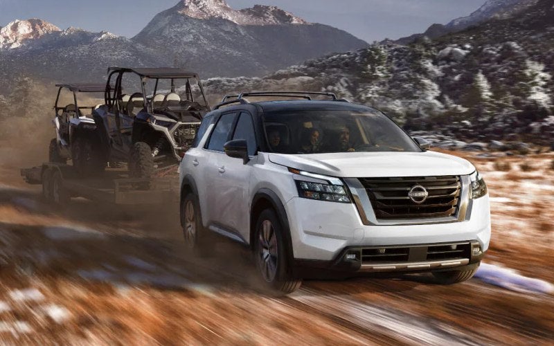Exploring Comfort and Technology in the 2025 Nissan Pathfinder vs 2025 Chevrolet Traverse near Edison, NJ