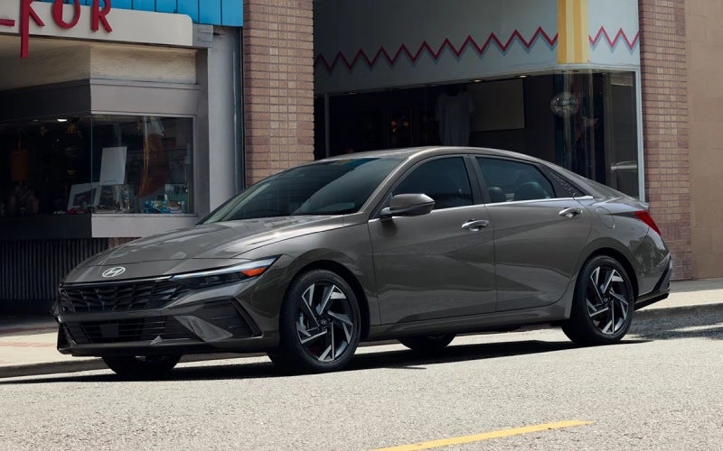 Explore the 2025 Hyundai Elantra Hybrid near Edison, NJ