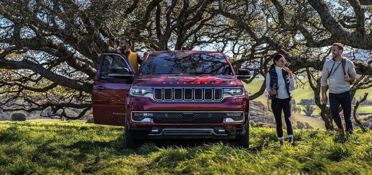 2023-Wagoneer-friends