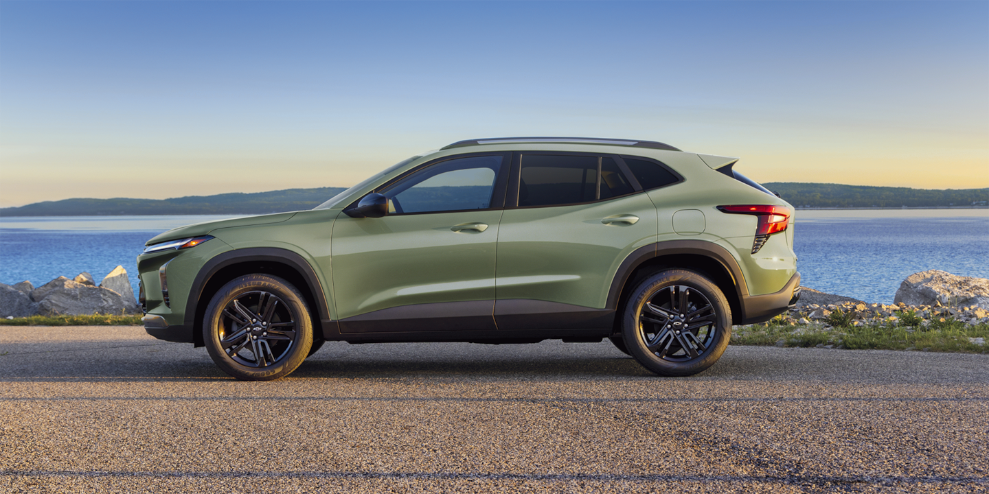 2025-trax-exterior