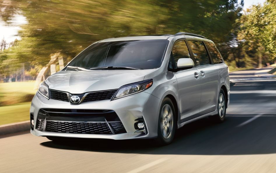 2020-toyota-sienna-outside