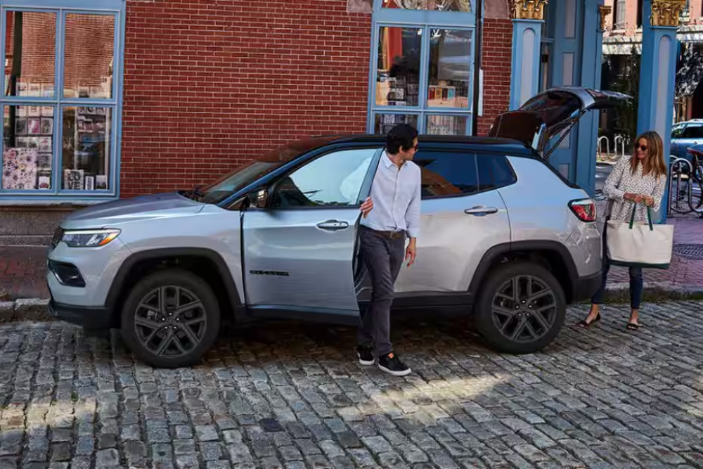 Jeep Compass lifestyle image