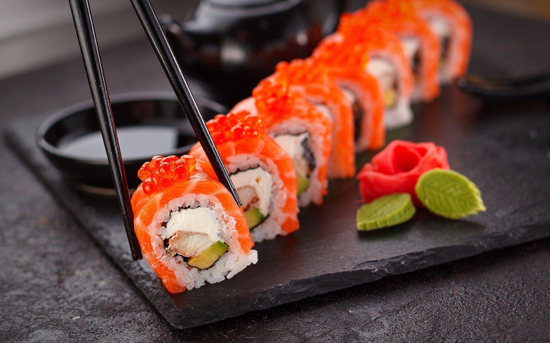 A plate of 8 sushi rolls