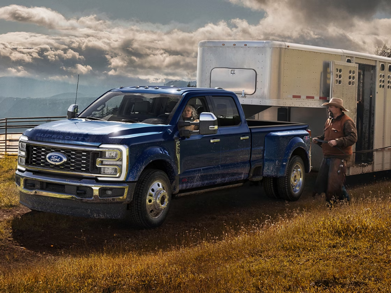 Super-Duty-Towing-Guide-F-250-vs-F-350-Real-Numbers-Towing-Trailer