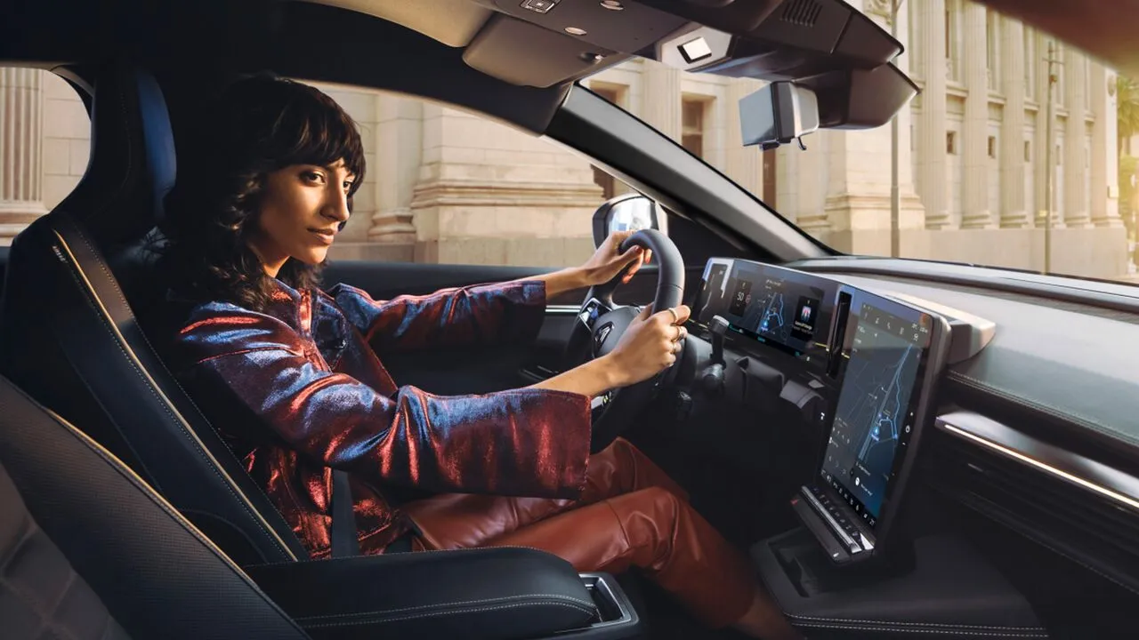 ¿Cuánto debes ganar al mes para comprar un auto en México en 2026?