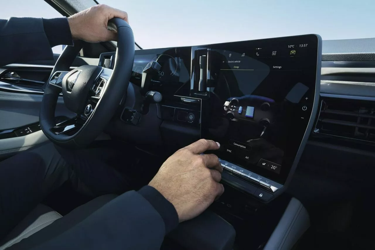 Problemas comunes de los autos híbridos: lo que debes saber si piensas en un Renault E-Tech