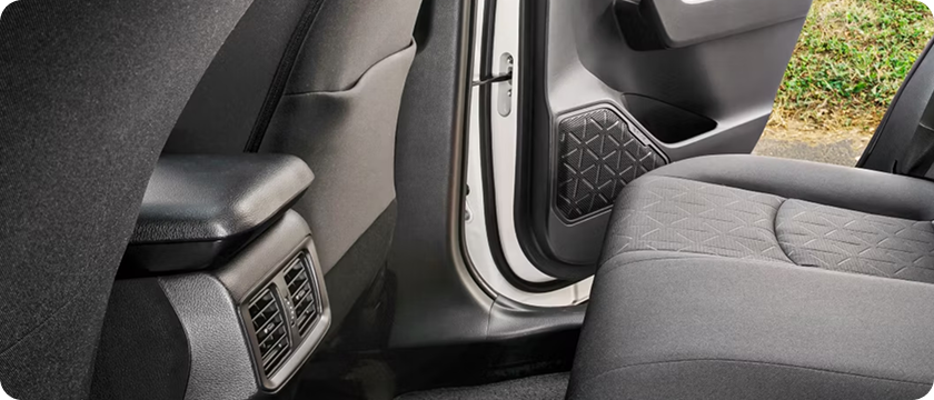 Available Dual Zone Climate Control With Rear Vents