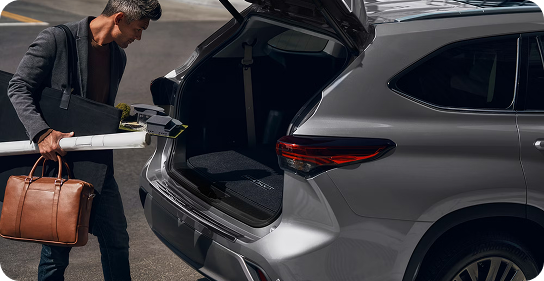 Hands-Free Power Rear Liftgate